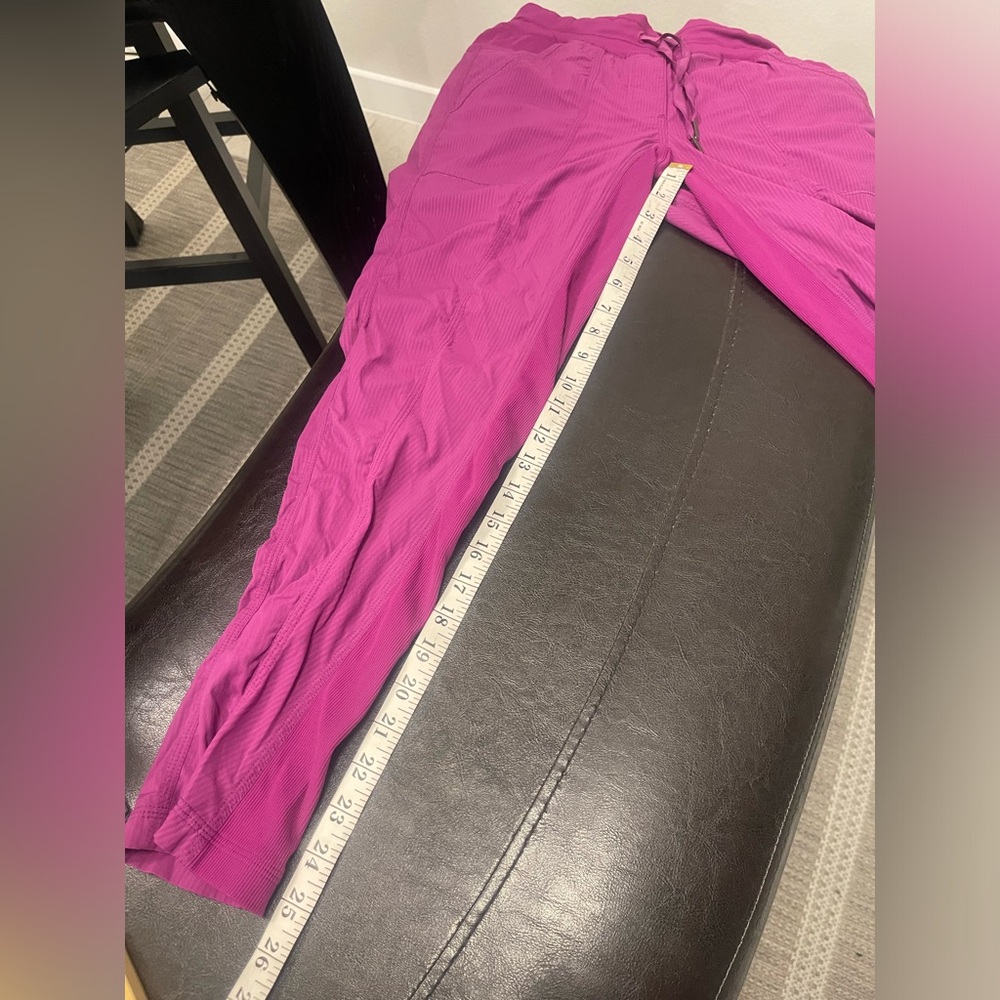 Lululemon street to studio unlined pant US 4 - Picture 8 of 8